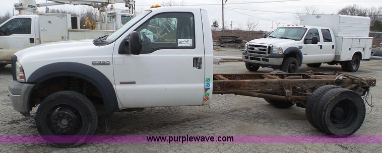 image for item L1315 2006 Ford F550 truck cab and chassis