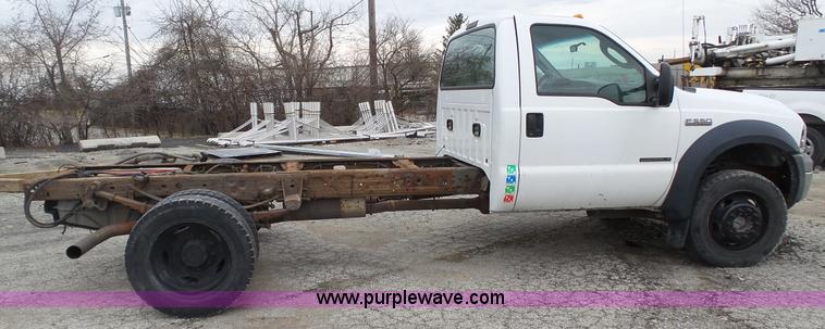 image for item L1315 2006 Ford F550 truck cab and chassis