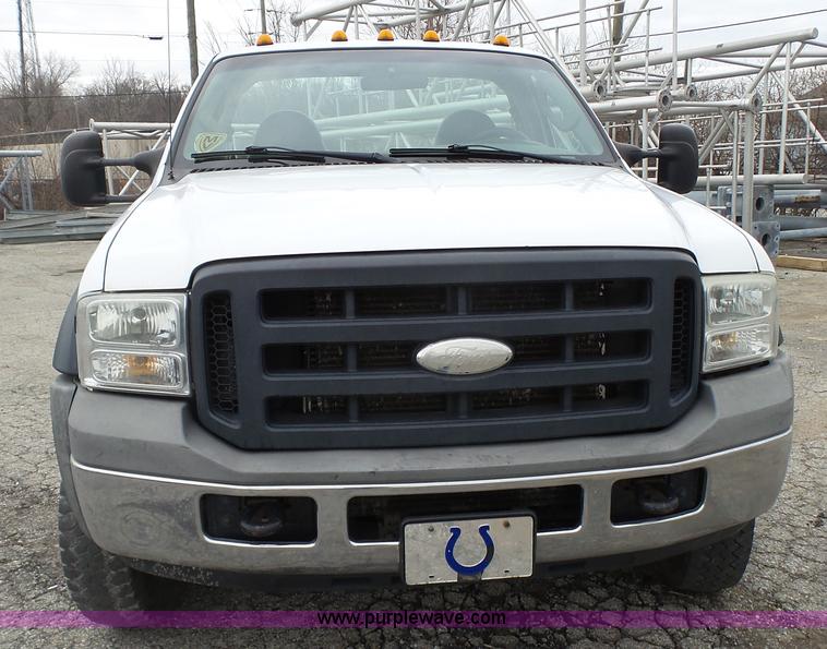 image for item L1315 2006 Ford F550 truck cab and chassis