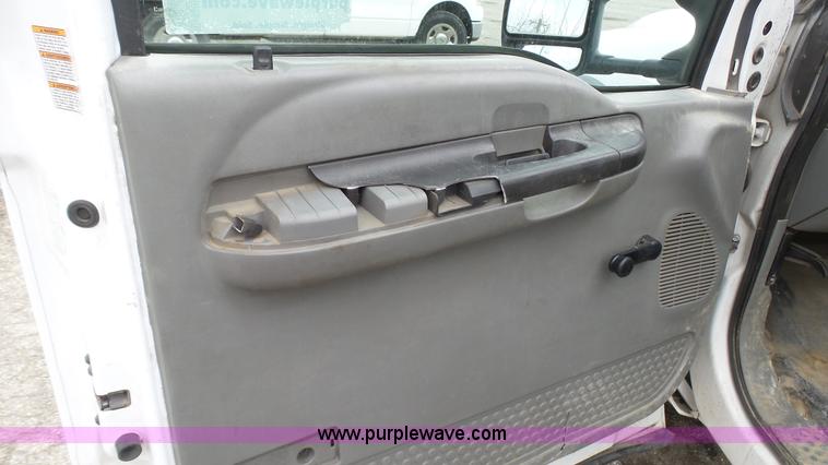 image for item L1315 2006 Ford F550 truck cab and chassis