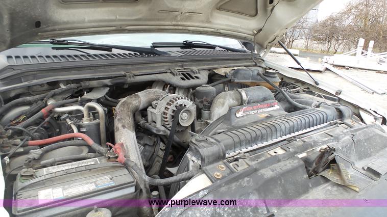 image for item L1315 2006 Ford F550 truck cab and chassis