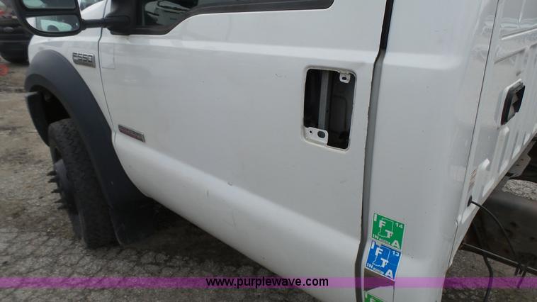 image for item L1315 2006 Ford F550 truck cab and chassis