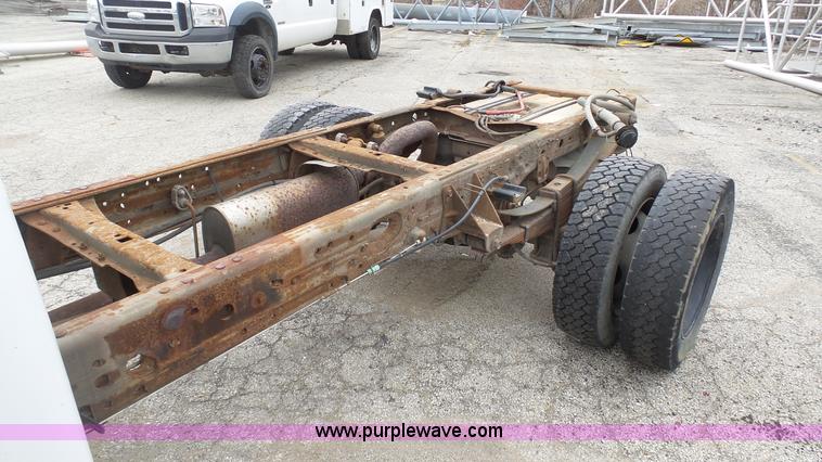 image for item L1315 2006 Ford F550 truck cab and chassis