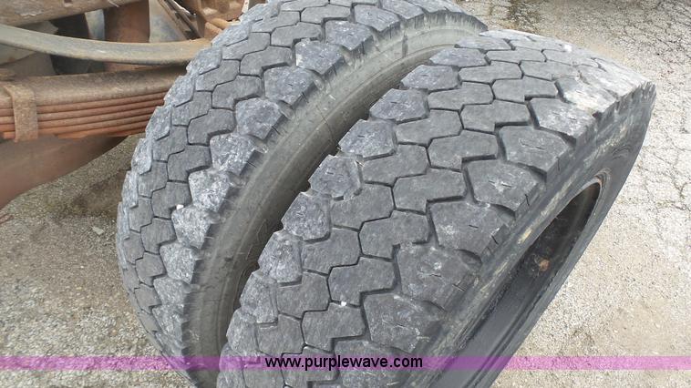 image for item L1315 2006 Ford F550 truck cab and chassis