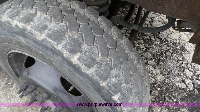 image for item L1315 2006 Ford F550 truck cab and chassis