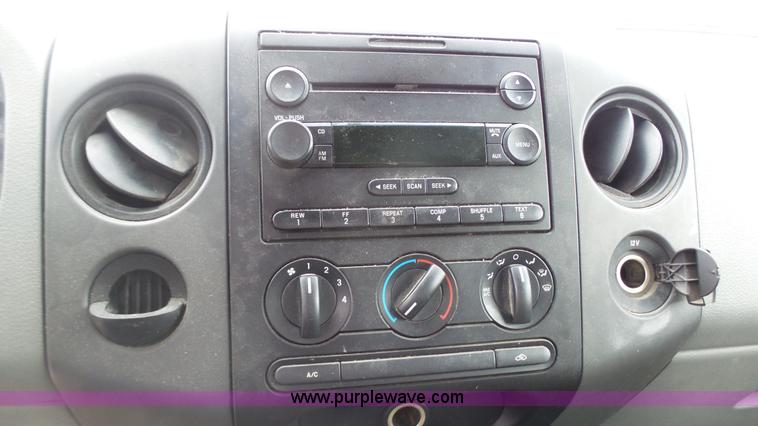 image for item L1316 2006 Ford F150 SuperCab pickup truck