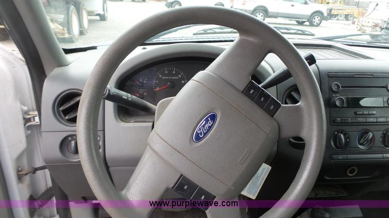 image for item L1316 2006 Ford F150 SuperCab pickup truck