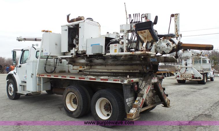 image for item L1317 2005 Freightliner Business Class M2 pressure digger truck