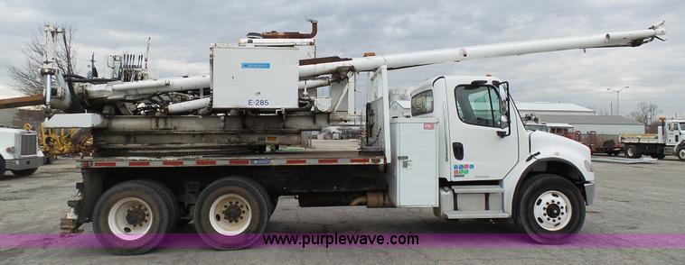 image for item L1317 2005 Freightliner Business Class M2 pressure digger truck