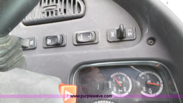 image for item L1317 2005 Freightliner Business Class M2 pressure digger truck