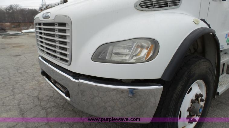 image for item L1317 2005 Freightliner Business Class M2 pressure digger truck