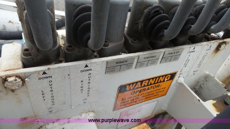 image for item L1317 2005 Freightliner Business Class M2 pressure digger truck