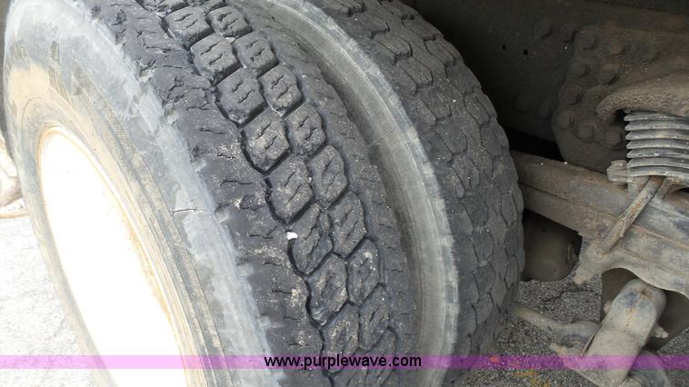 image for item L1317 2005 Freightliner Business Class M2 pressure digger truck