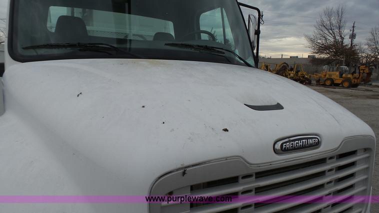 image for item L1317 2005 Freightliner Business Class M2 pressure digger truck