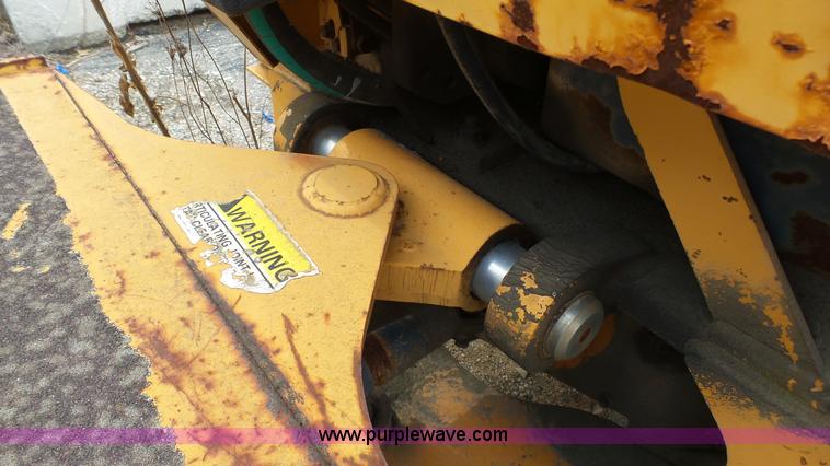 image for item L1318 1998 Case 360 trencher