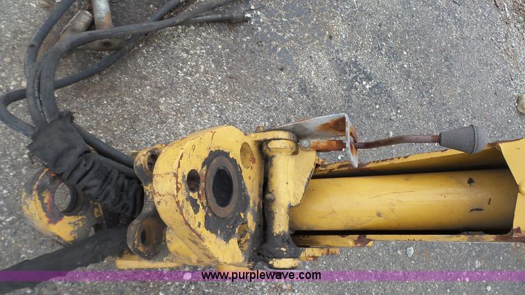 image for item L1319 2001 Vermeer V4150A trencher