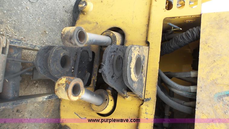 image for item L1319 2001 Vermeer V4150A trencher