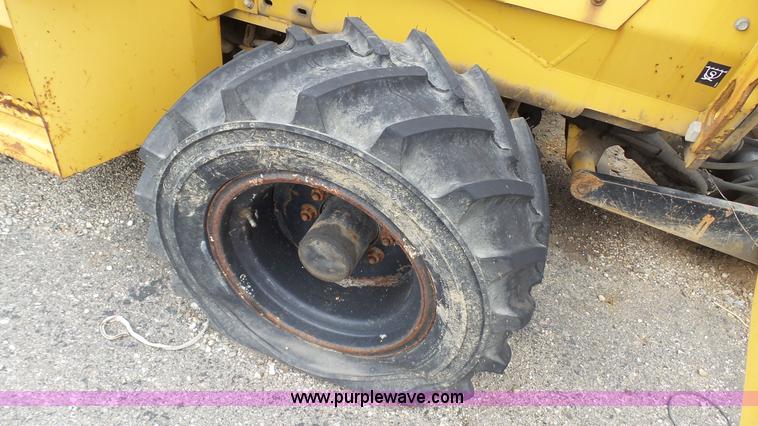 image for item L1319 2001 Vermeer V4150A trencher