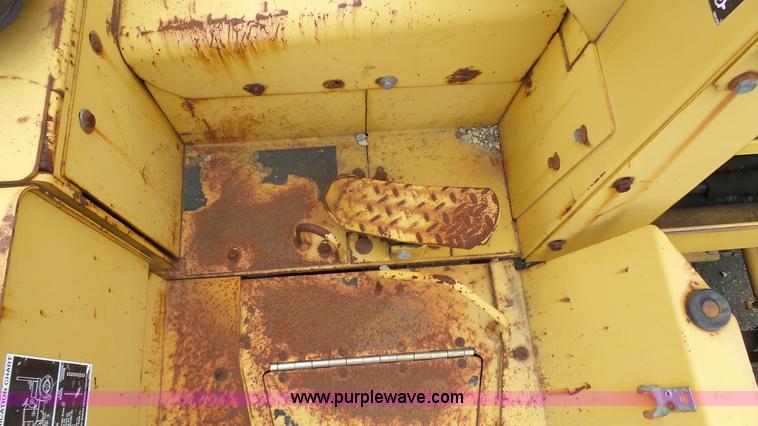 image for item L1319 2001 Vermeer V4150A trencher