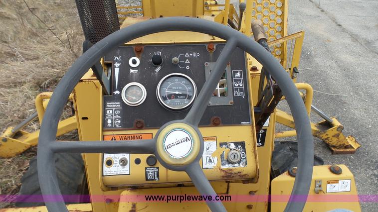 image for item L1319 2001 Vermeer V4150A trencher
