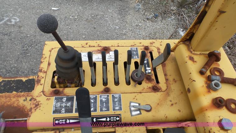 image for item L1319 2001 Vermeer V4150A trencher