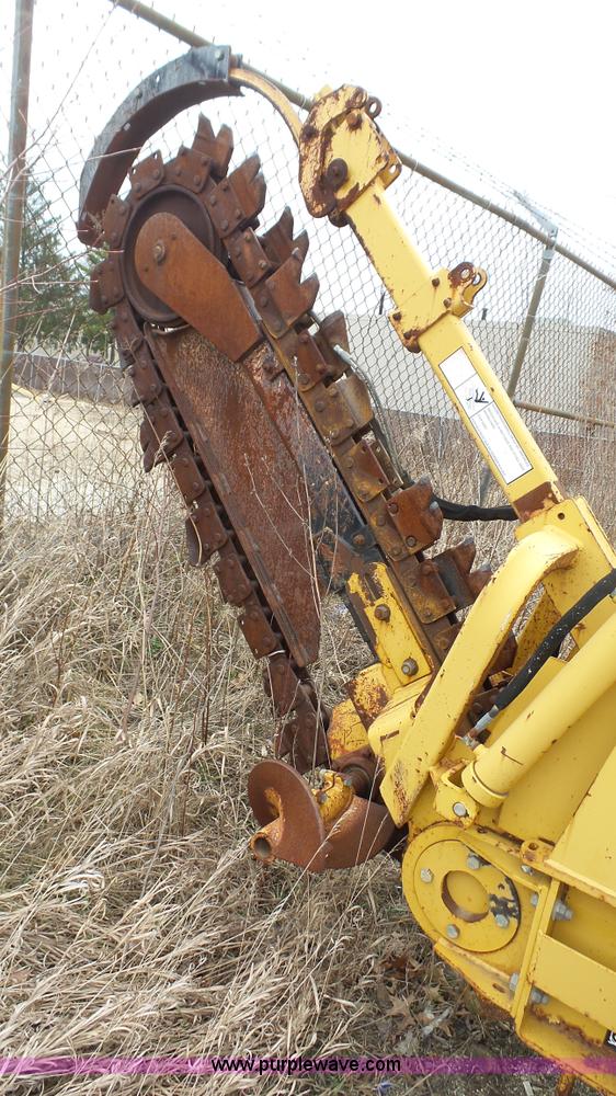 image for item L1319 2001 Vermeer V4150A trencher