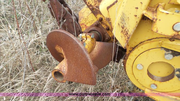 image for item L1319 2001 Vermeer V4150A trencher