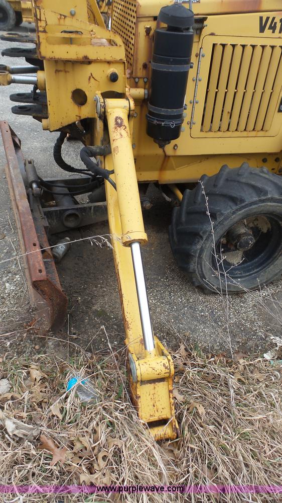 image for item L1319 2001 Vermeer V4150A trencher