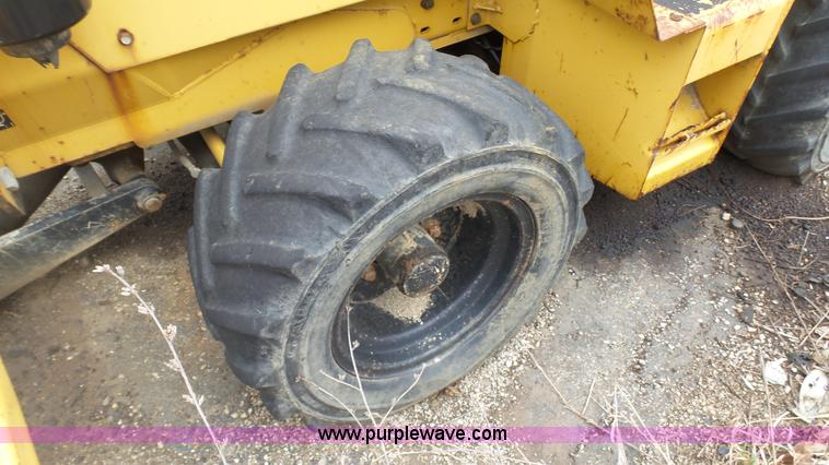 image for item L1319 2001 Vermeer V4150A trencher