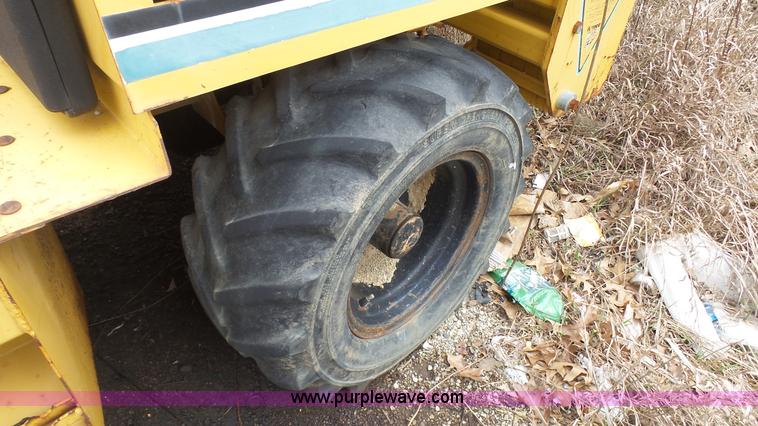 image for item L1319 2001 Vermeer V4150A trencher