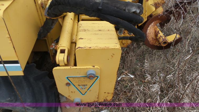 image for item L1319 2001 Vermeer V4150A trencher
