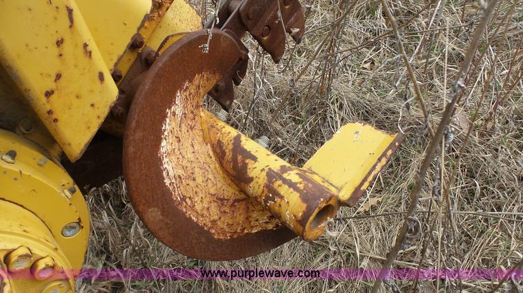 image for item L1319 2001 Vermeer V4150A trencher