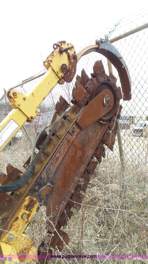 image for item L1319 2001 Vermeer V4150A trencher