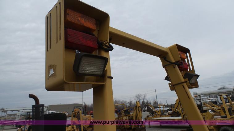 image for item L1319 2001 Vermeer V4150A trencher