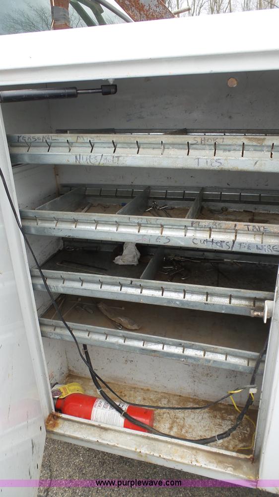 image for item L1320 2006 Ford F250 Super Duty utility truck