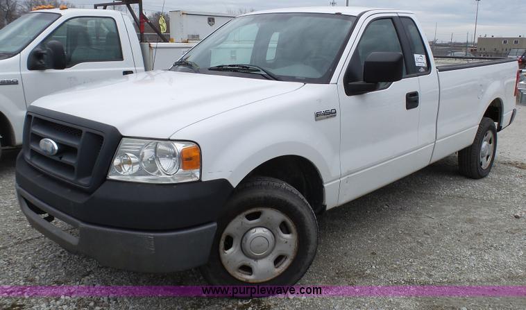 image for item L1321 2006 Ford F150 pickup truck