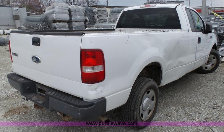 image for item L1321 2006 Ford F150 pickup truck