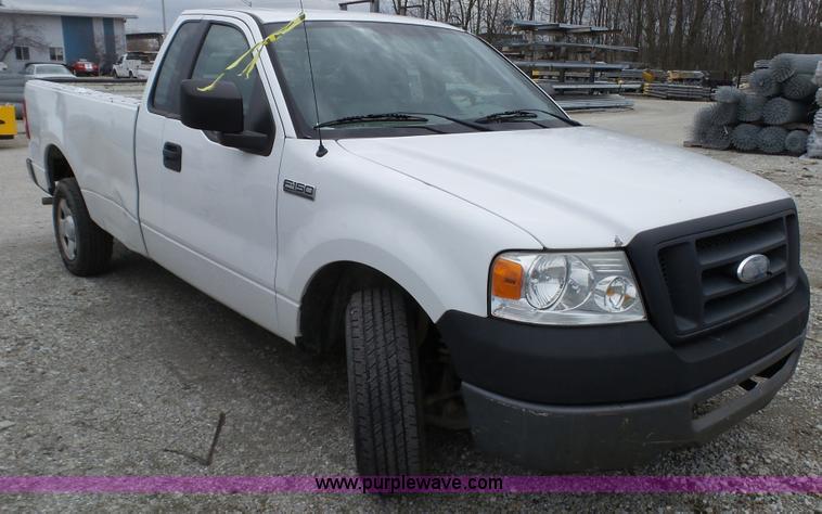 image for item L1321 2006 Ford F150 pickup truck