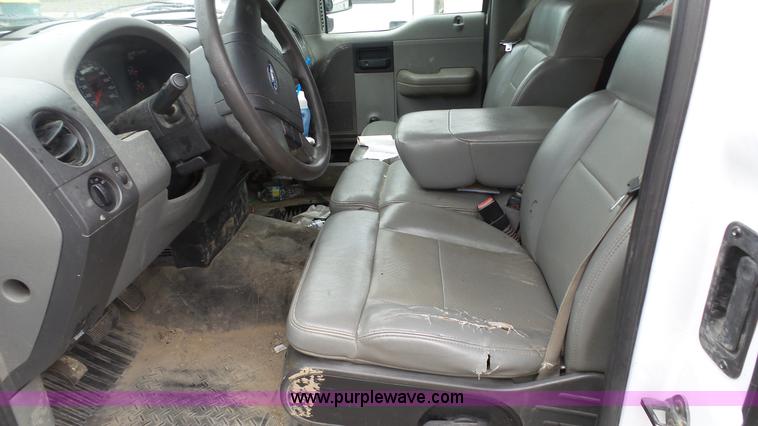 image for item L1321 2006 Ford F150 pickup truck