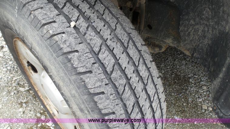 image for item L1321 2006 Ford F150 pickup truck