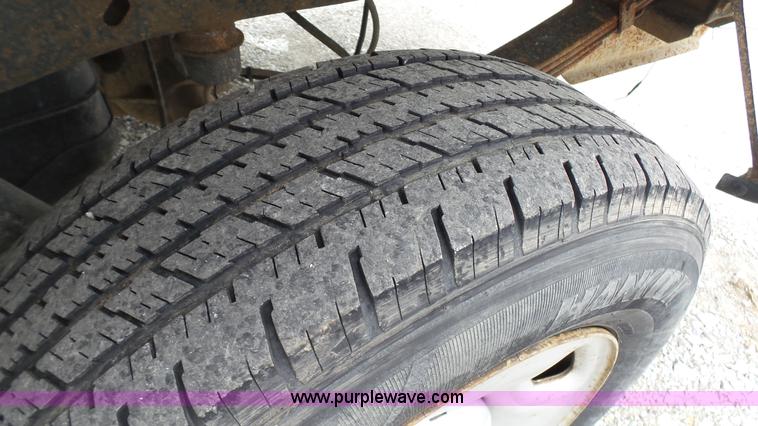 image for item L1321 2006 Ford F150 pickup truck