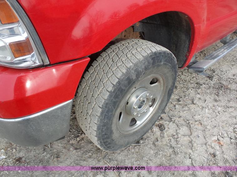 image for item L3019 2006 Ford F250 Super Duty SuperCab pickup truck