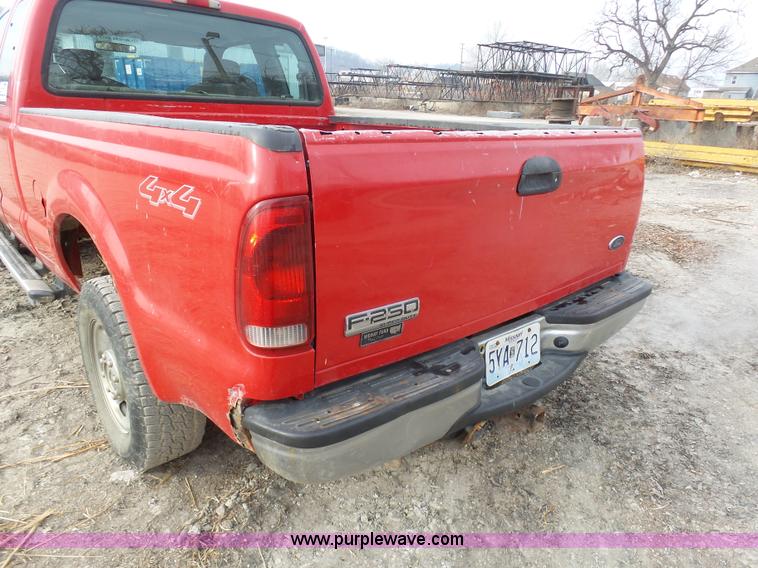 image for item L3019 2006 Ford F250 Super Duty SuperCab pickup truck