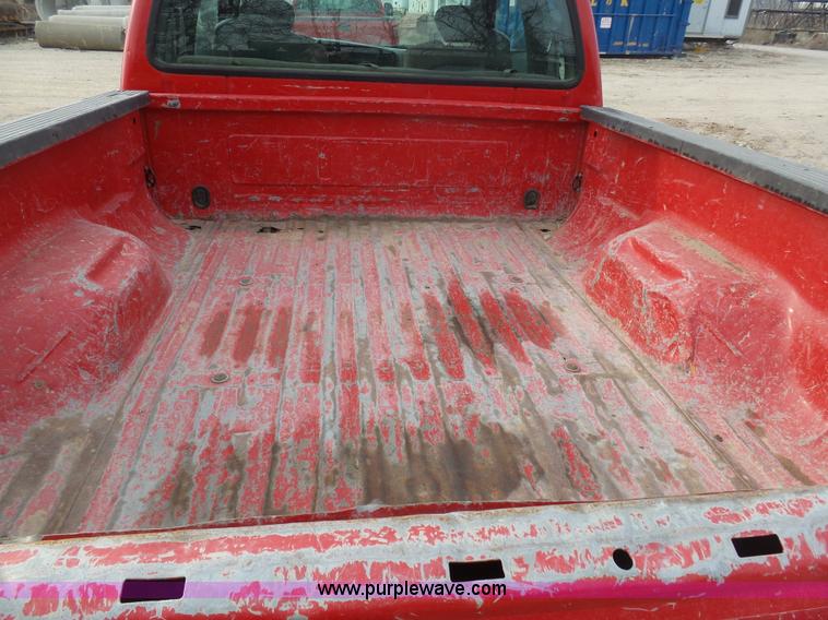 image for item L3019 2006 Ford F250 Super Duty SuperCab pickup truck