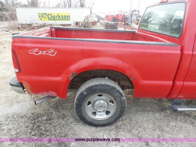 image for item L3019 2006 Ford F250 Super Duty SuperCab pickup truck