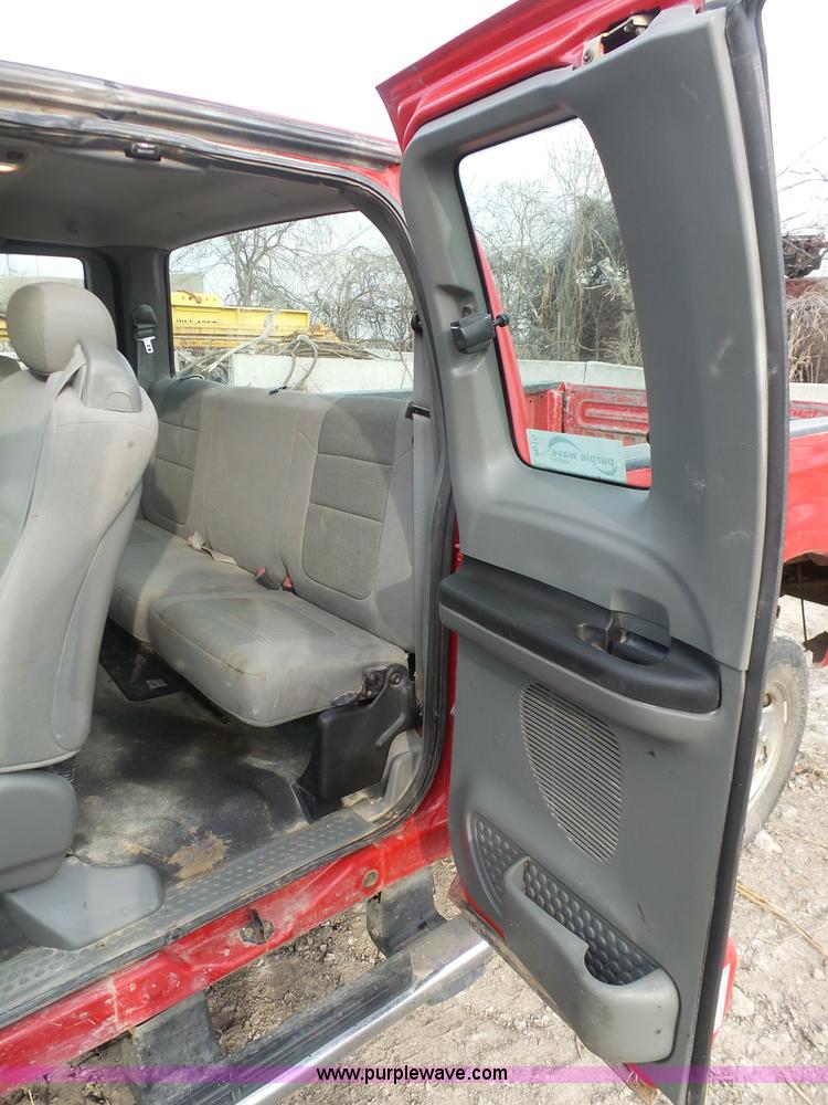 image for item L3019 2006 Ford F250 Super Duty SuperCab pickup truck