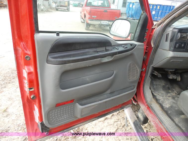 image for item L3019 2006 Ford F250 Super Duty SuperCab pickup truck