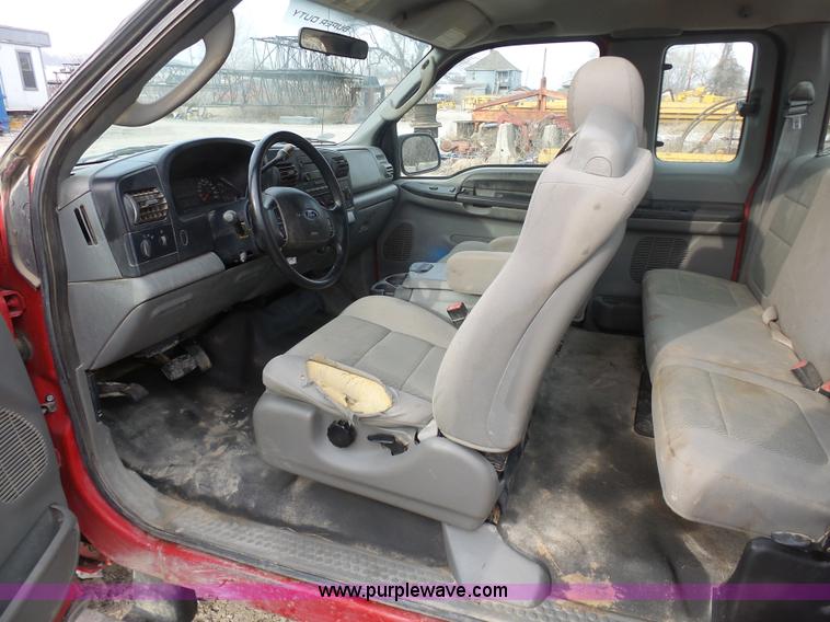 image for item L3019 2006 Ford F250 Super Duty SuperCab pickup truck