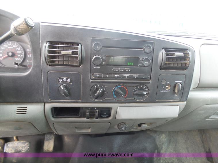 image for item L3019 2006 Ford F250 Super Duty SuperCab pickup truck