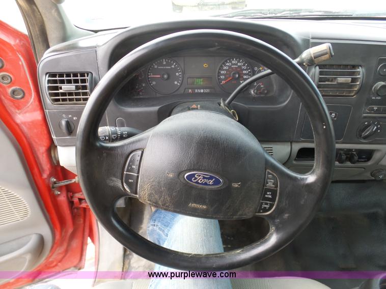 image for item L3019 2006 Ford F250 Super Duty SuperCab pickup truck